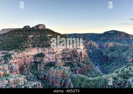 Vue paysage de Becker Butte Lookout en Arizona le long de la Route 60. Banque D'Images