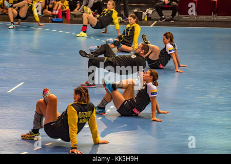 Rostov-sur-Don, Russie - circa octobre 2017 : l'équipe de handball de Rostov se réchauffe Banque D'Images