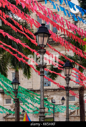 Festival de Sao Joao décorations sur le terreiro de jesus square, vieille ville, Salvador, état de Bahia, Brésil Banque D'Images