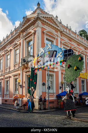 Festival de Sao Joao décorations sur le terreiro de jesus square, vieille ville, Salvador, état de Bahia, Brésil Banque D'Images