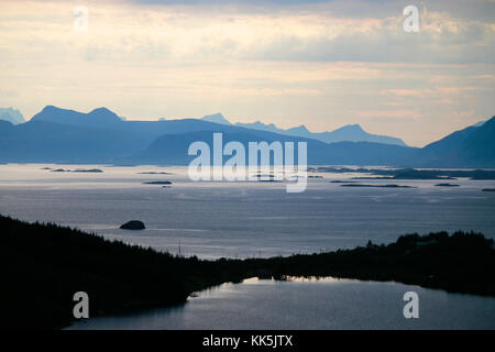 Impressionen : landschaft, glomtiden, Lofoten, Norvège. Banque D'Images