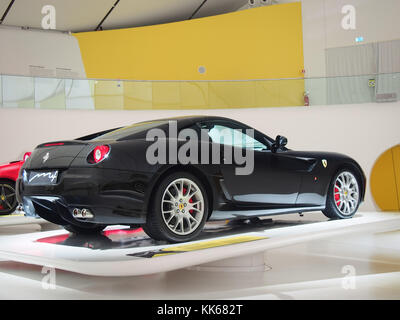 Ferrari 599 GTB Fiorano dans le Musée Enzo Ferrari à Modène, Italie. C'était une partie de l'exposition "de la conduite avec les Stars". Banque D'Images