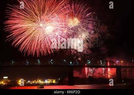 Montréal,Canada,22,juillet 2017.International la concurrence d'artifice à la ronde.credit:Mario Beauregard/Alamy live news Banque D'Images