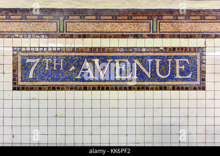 New York City - 2 novembre 2016 : la station de métro de la 7e avenue à Brooklyn, New York city le long de Flatbush Avenue. Banque D'Images