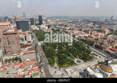 Vue aérienne de Alameda Central et le palais des beaux-arts de la ville de Mexico, Mexique. Banque D'Images