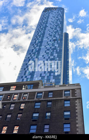 New York City - 6 novembre 2016 : l'un57, anciennement connu sous le nom de Carnegie 57 a 75 étages de gratte-ciel à 157 West 57th street dans le Midtown neigh Banque D'Images