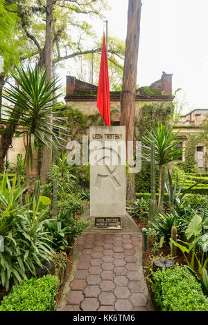 Memorial et tombeau de Léon Trotsky, la révolution soviétique qui a vécu sa vie en exil au Mexique jusqu'à l'assassinat par des hommes envoyés par Staline. Banque D'Images