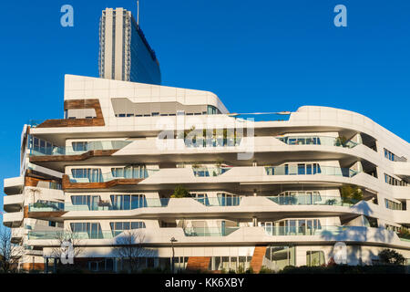 Milan, Italie - 27 nov., 2017 : nouveau quartier citylife à Milan avec confort moderne et luxueux édifices résidentiels et commerciaux résidences résidences hadid. Banque D'Images