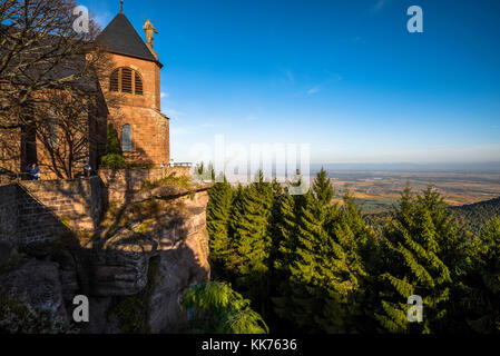 Mont Sainte-odile abbaye, également connu sous le nom de hohenburg Abbey, en allemand odilienberg, pic dans les vosges, Alsace, France Banque D'Images