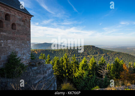 Mont Sainte-odile abbaye, également connu sous le nom de abbaye de hohenburg, mont sainte-odile, en allemand odilienberg, pic dans les vosges, Alsace, France Banque D'Images