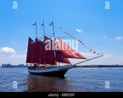 Tall Ship American Rover dans le port de Norfolk, Virginie Banque D'Images