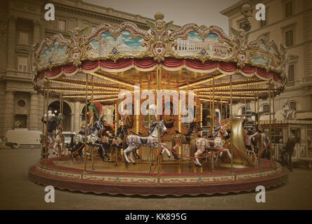 Vieux-style carrousel dans Florence, Italie. Image style vintage Banque D'Images