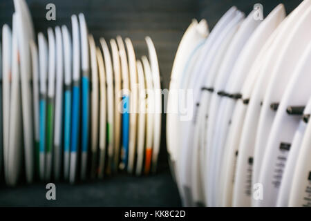 Ensemble de nouvelles planches de surf blanc Banque D'Images