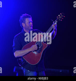 FORT LAUDERDALE, FL - 17 AVRIL : Blake Shelton se produit sur scène lors du festival de musique de Tortuga le 17 avril 2016 à fort Lauderdale, en Floride. Personnes: Blake Shelton Réf. Transmission: MNC Banque D'Images