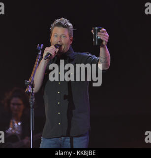 FORT LAUDERDALE, FL - 17 AVRIL : Blake Shelton se produit sur scène lors du festival de musique de Tortuga le 17 avril 2016 à fort Lauderdale, en Floride. Personnes: Blake Shelton Réf. Transmission: MNC Banque D'Images