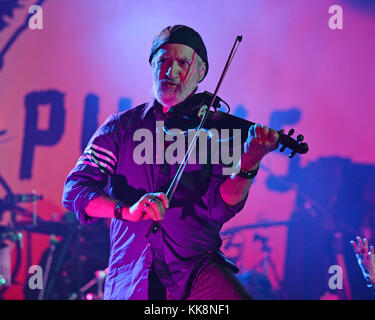 FORT LAUDERDALE, FL - 10 JUIN : Sergey Ryabtsev de Gogol Bordello se produit à Revolution le 10 juin 2016 à Fort Lauderdale, Floride. Personnes : Sergey Ryabtsev Banque D'Images