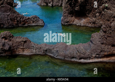 Piscine publique à marée, Porto Moniz, Madère , Portugal , Europe, océan Atlantique, Banque D'Images