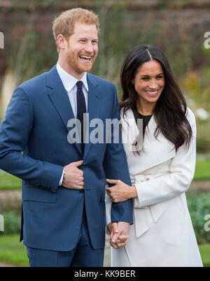 Kensington Palace annoncer l'engagement de le prince Harry de galles à l'actrice américaine Meghan Markle dans le jardin d'eau de Kensington Palace à Londres. Banque D'Images