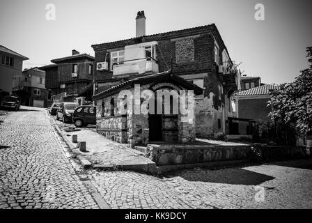 Chapelle de Saint Constantin le Grand et Sainte Hélène de Constantinople d'une ancienne ville balnéaire sur la mer Noire Côte bulgare de la mer Noire. Banque D'Images