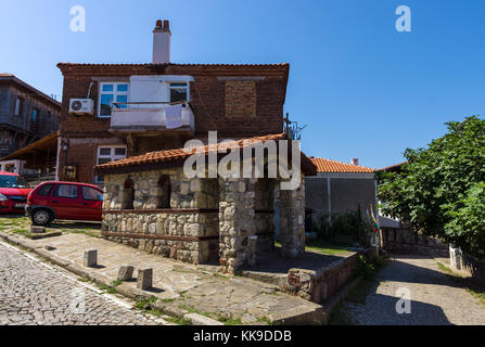 Chapelle de Saint Constantin le Grand et Sainte Hélène de Constantinople d'une ancienne ville balnéaire sur la mer Noire Côte bulgare de la mer Noire. Banque D'Images