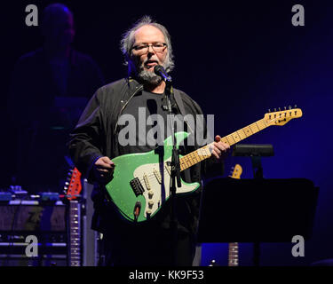 BETHEL, NY - 09 JUILLET : Walter Becker et Donald Fagen de Steely Dan se produisent au Bethel Woods Art Center le 24 mai 2015 à Bethel, New York. Personnes : Walter Becker T. Banque D'Images