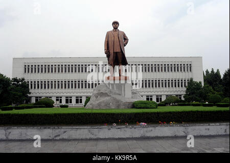 La Corée du Nord, Wonsan, statue en bronze de Kim Il-sung Banque D'Images