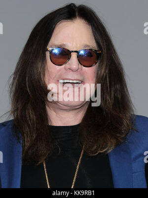 HOLLYWOOD, CA - 12 MAI : (de gauche à droite) Ozzy Osbourne, Sharon Osbourne et Corey Taylor assistent à la conférence de presse d'annonce spéciale d'Ozzy Osbourne et Corey Taylor le 12 mai 2016 à Hollywood, Californie personnes : Ozzy Osbourne Banque D'Images