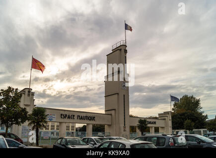 Streamline moderne Art Déco Alfred Nakache piscine par Robert Armandary et Jean Montariol, 1931, Toulouse, Occitanie, France Banque D'Images