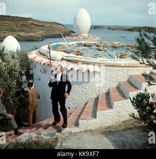 L'artiste espagnol Salvador Dali en raison de sa résidence sur la Costa Brava en septembre 1968. Dans le monde d'utilisation | Banque D'Images