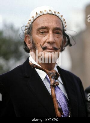 L'artiste espagnol Salvador Dali en raison de sa résidence (Costa Brava/Espagne) le 17 septembre 1968. Dans le monde d'utilisation | Banque D'Images