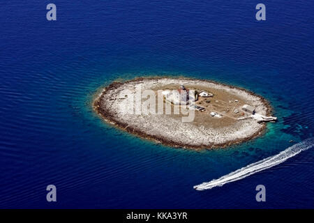 Pokonji dol est un îlot dans la partie croate de la mer Adriatique, qui est situé à 2 km au sud de Hvar. pokonji dol est l'une des îles paklinski. Banque D'Images
