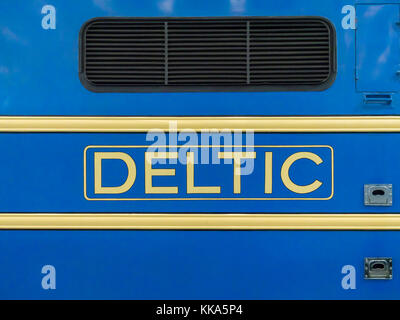 Nom deltic jaune sur bleu sur un english electric historique préservé 3 300 chevaux de puissance sur l'affichage des locomotives de chemin de fer à shildon le nrm uk Banque D'Images