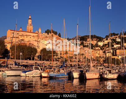 Port de plaisance de Menton, Côte d'Azur, Alpes Maritimes, Côte d'Azur, France Banque D'Images