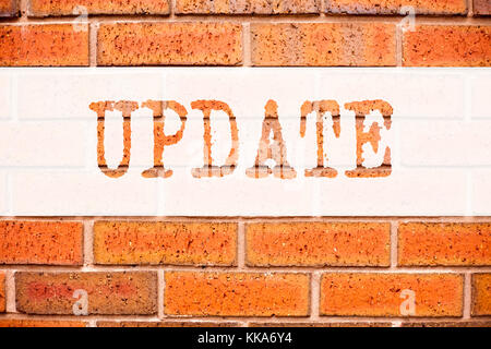 Inspiration de légende de texte d'annonce conceptuelle montrant la mise à jour. Concept d'entreprise pour l'éducation étude de connaissances de texte écrite sur fond de brique ancienne w Banque D'Images