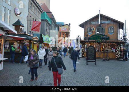 Berlin, Allemagne. 29 novembre, 2017. 44e marché de noël de spandau ouvre ses stands pour les visiteurs à Berlin, Allemagne crédit : Markku rainer peltonen/Alamy live news Banque D'Images