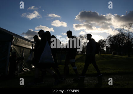 Cardiff, Royaume-Uni. 30Th nov, 2017. Pays de Galles joueurs arrivent pour le pays de Galles à l'entraînement de l'équipe de rugby à hensol, près de Cardiff, Galles du sud le jeudi 30 novembre 2017. L'équipe se préparent pour leur dernier match de la série internationale d'automne contre l'Afrique du Sud, cette semaine. Photos par crédit : andrew verger/Alamy live news Banque D'Images