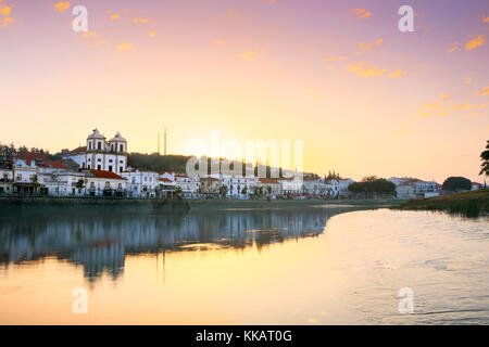 Alcacer do Sal et le fleuve Sado, Alentejo, Portugal, Europe Banque D'Images