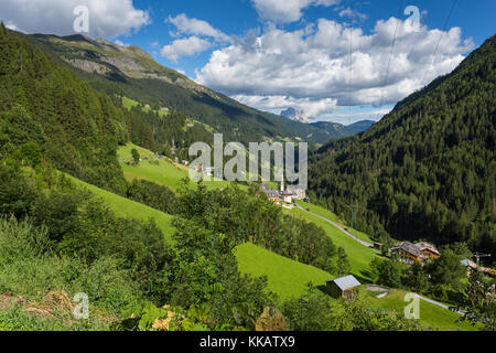 Campagne et sur les montagnes autour de l'Assekrem, Discepole del Vangelo près de Arabba, Dolomites, Tyrol du Sud, Italie, Europe Banque D'Images
