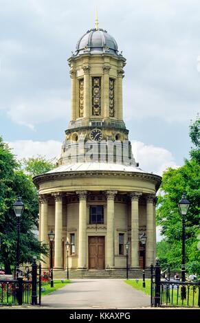 Site du patrimoine mondial de l'industrie Saltaire, West Yorkshire. L'Église congrégationaliste ronde est maintenant l'Église réformée. Banque D'Images