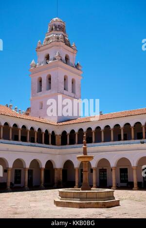 Cour intérieure de l'université, Universidad Mayor réel y Pontificia de San Francisco Xavier de Chuquisaca, Sucre, Bolivie Banque D'Images