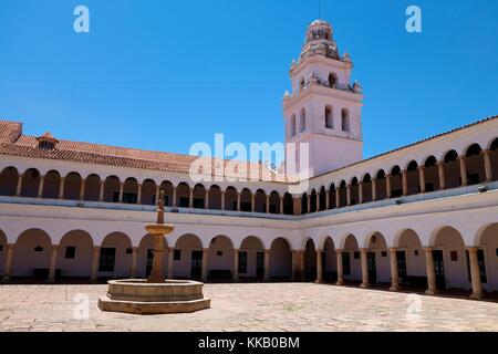 Cour intérieure de l'université, Universidad Mayor réel y Pontificia de San Francisco Xavier de Chuquisaca, Sucre, Bolivie Banque D'Images