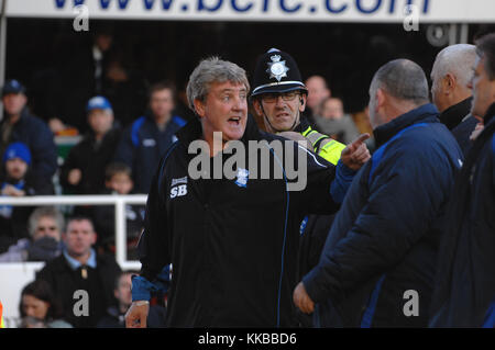 Birmingham City Football manager Steve Bruce se plaindre à l'arbitre 18/11/06 Banque D'Images