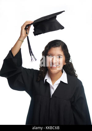 Heureux l'obtention du diplôme fille avec le chapeau à la main isolé sur fond blanc Banque D'Images