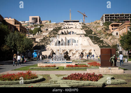 Erevan, Arménie - Octobre 8, 2017 : cascade complexe et cafesjian center for the arts dans le centre de Yerevan, Arménie Banque D'Images