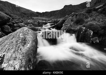 Photographie par © jamie callister. idwal falls, parc national de Snowdonia, le nord du Pays de Galles, 17 novembre 2017. Banque D'Images