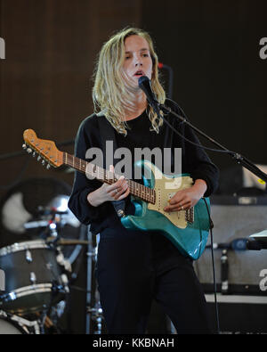 MIAMI FL - 11 MAI : le London Amber bain de la Maison japonaise se produit au Bayfront Park Amphitheatre le 11 mai 2016 à Miami, Floride. Personnes: Londoner Amber bain Banque D'Images