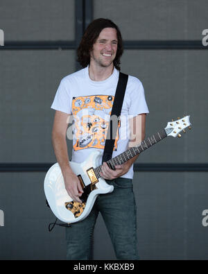 WEST PALM BEACH, FL - 05 AOÛT : Mike Kennerty de All American Rejects se produit au Perfect Vodka Amphitheater le 5 août 2016 à West Palm Beach en Floride. Les gens : Mike Kennerty Banque D'Images