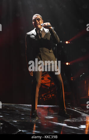 MIAMI, FL - 29 NOVEMBRE : Maxwell se produit au stade AmericanAirlines le 29 novembre 2016 à Miami, Floride. Personnes : Maxwell Banque D'Images