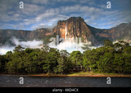 Angel Falls - vue de la plus haute chute d'eau sur la terre tôt le matin Banque D'Images