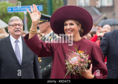 Willem-Alexander des Pays-Bas et la reine Máxima des Pays-Bas lors d'une visite régionale à Eemland dans la province d'Utrecht, Pays-Bas. Avec: La Reine Máxila des Pays-Bas Où: Eemland, Utrecht, Pays-Bas Quand: 24 Oct 2017 crédit: WENN.com **Uniquement disponible pour publication au Royaume-Uni, aux Etats-Unis, en Allemagne, en Autriche, en Suisse** Banque D'Images